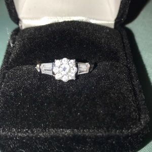 New Beautiful sterling silver ring